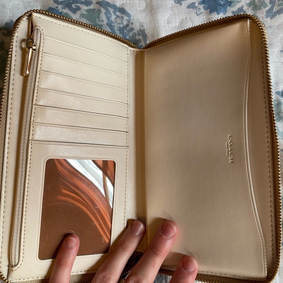 Coach Large Phone Wallet SOLD - Picture 3 of 6